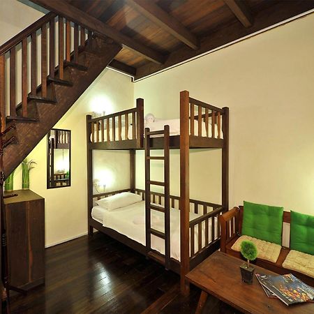 Silver Shine Guesthouse Джордж Таун Стая снимка