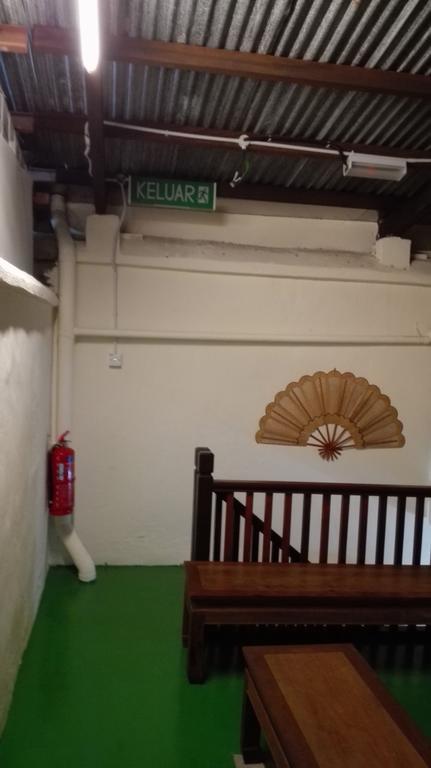Silver Shine Guesthouse Джордж Таун Екстериор снимка