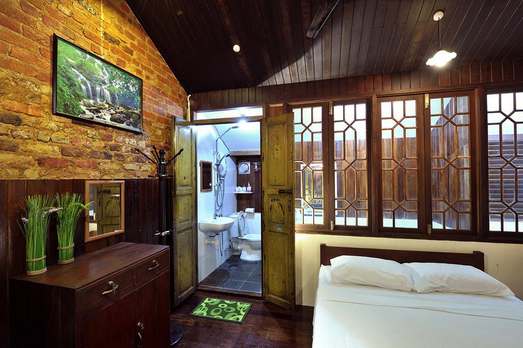 Silver Shine Guesthouse Джордж Таун Стая снимка
