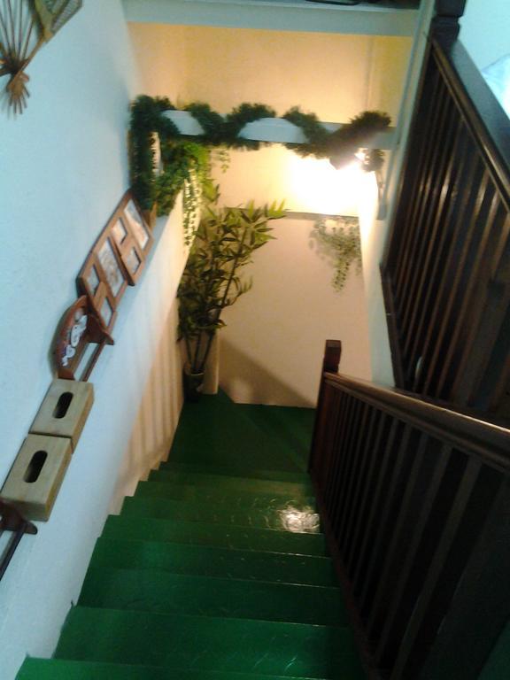 Silver Shine Guesthouse Джордж Таун Екстериор снимка