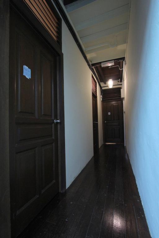 Silver Shine Guesthouse Джордж Таун Екстериор снимка